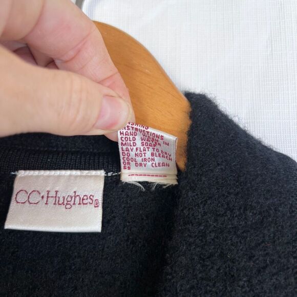 CC Hughes Vintage 100% Wool Black Vest Full Zip Basic Layering Quality Sz Medium - Picture 3 of 7